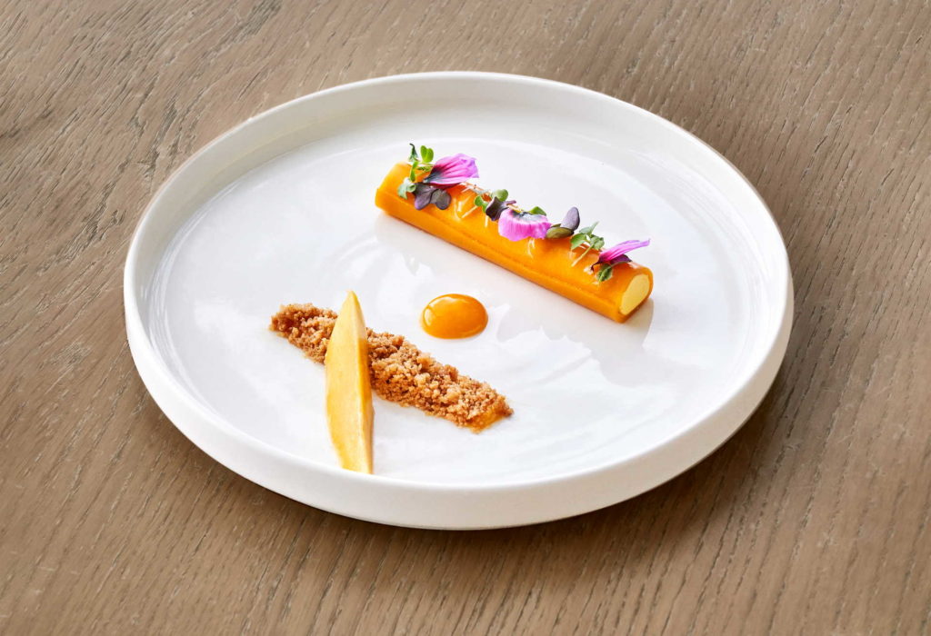 Plat aux couleurs orangés - Restaurant Gastronomique Marseille - Le Môle Passedat